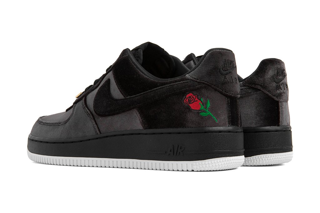 Nike Air Force 1 '07 QS - Black/Black/White