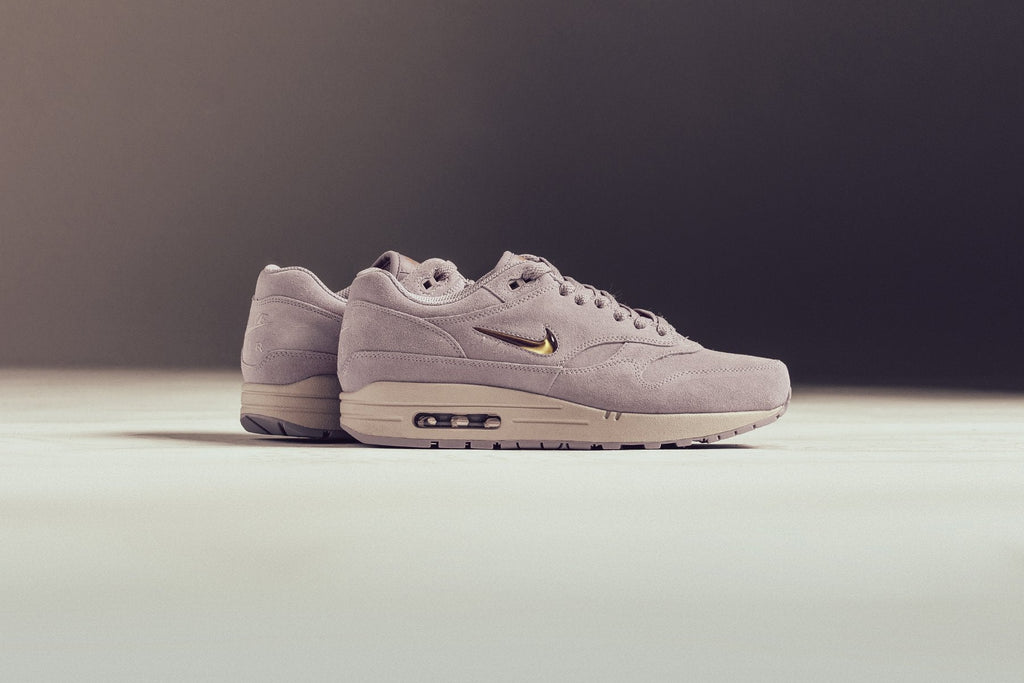 Air Max 1 'Jewel' Premium - Particle Rose/Metallic Gold/Desert Sand