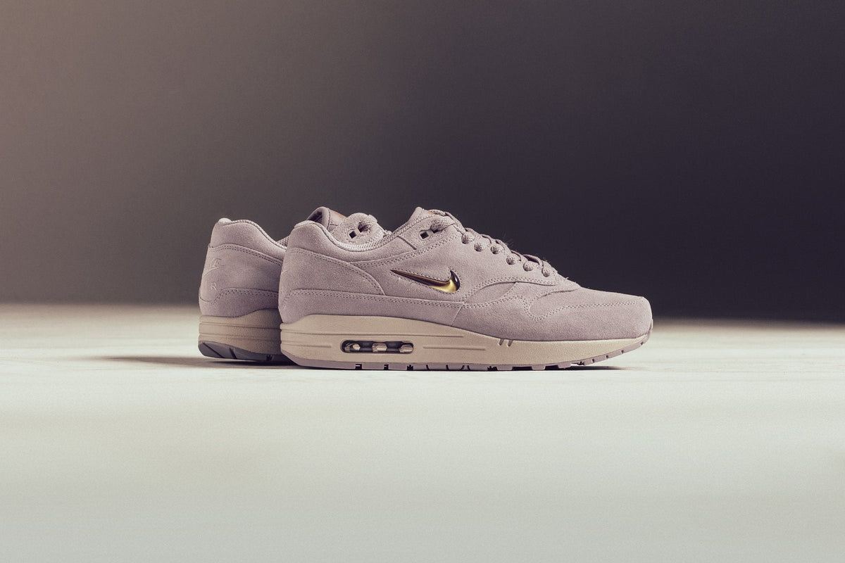 Air Max 1 'Jewel' Premium - Particle Rose/Metallic Gold/Desert Sand