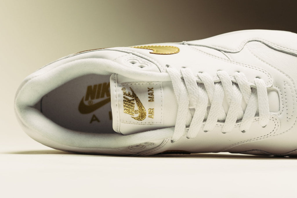 Air Max 90/1 - White/Metallic Gold-Black