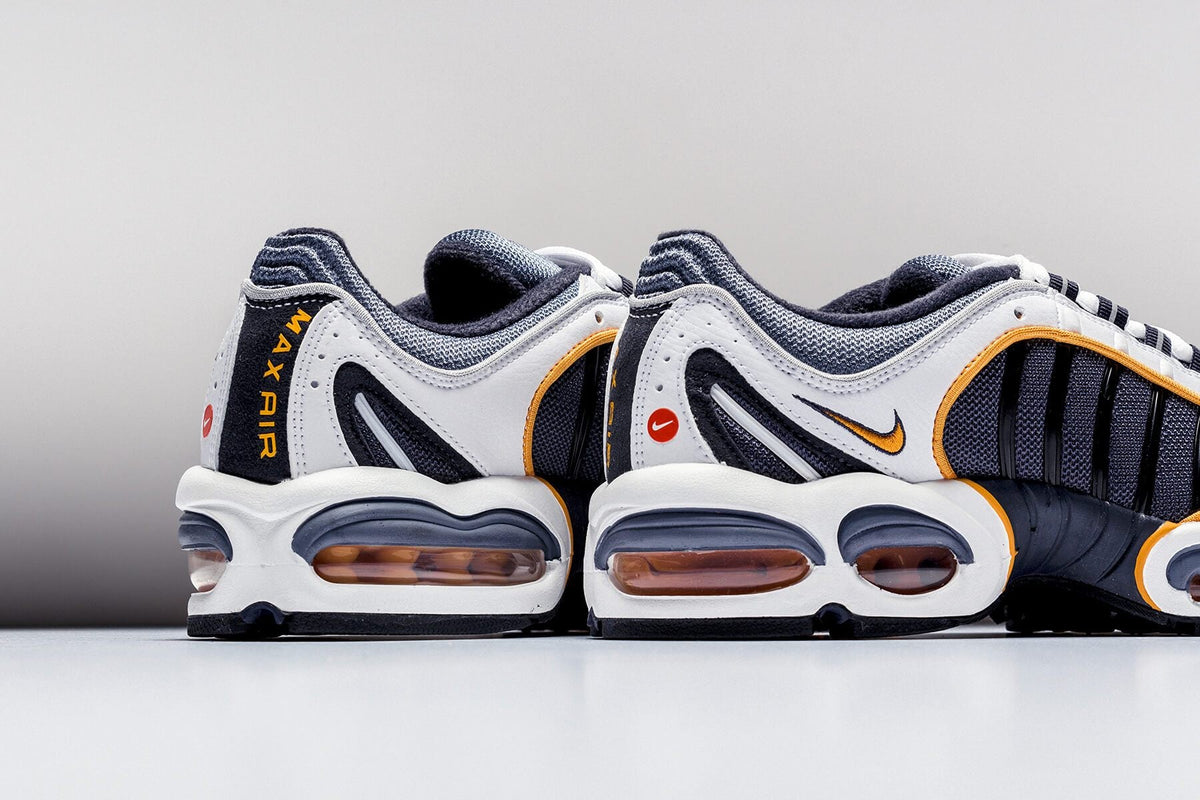 Air Max Tailwind IV - Metro Grey/White/Resin