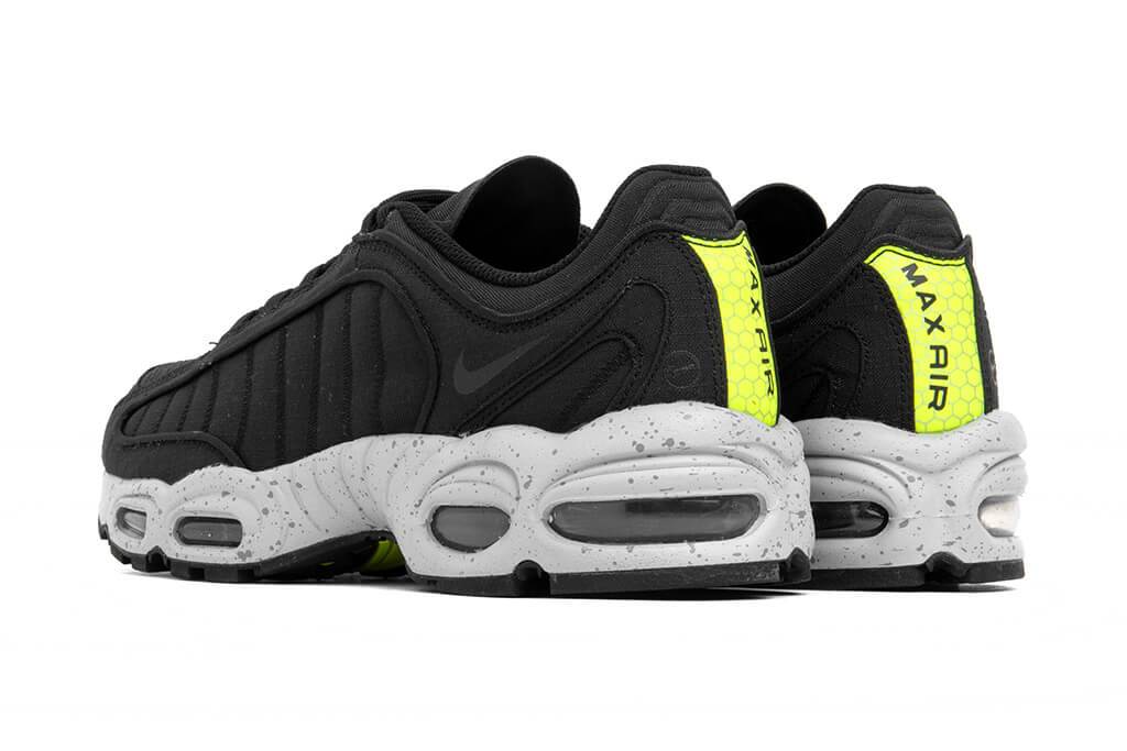 Air Max Tailwind IV SP - Black/Wolf Grey/Volt
