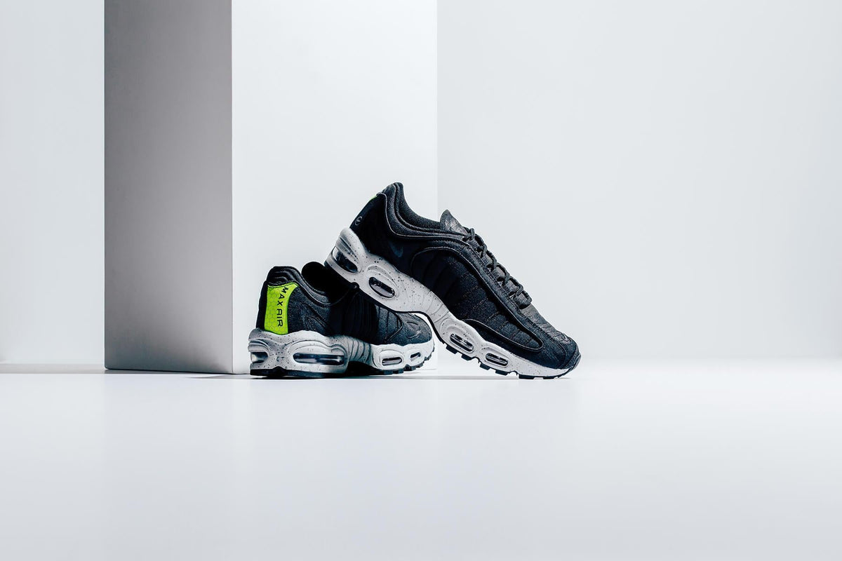 Air Max Tailwind IV SP - Black/Wolf Grey/Volt