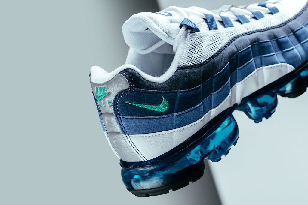 Air VaporMax 95 - White/French Blue/Lake Blue