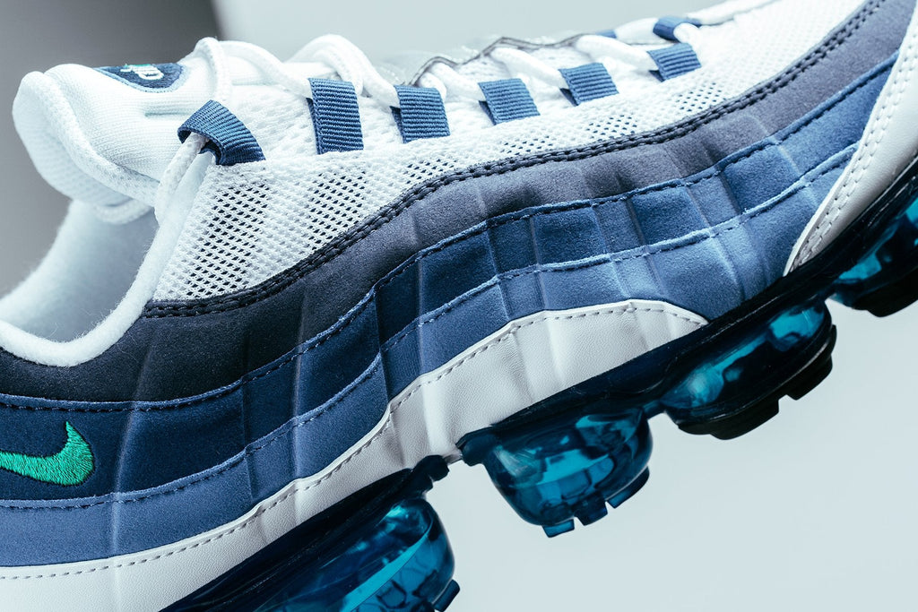 Air VaporMax 95 - White/French Blue/Lake Blue