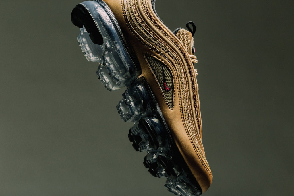 Air VaporMax 97 - Metallic Gold/Varsity Red/Black-White