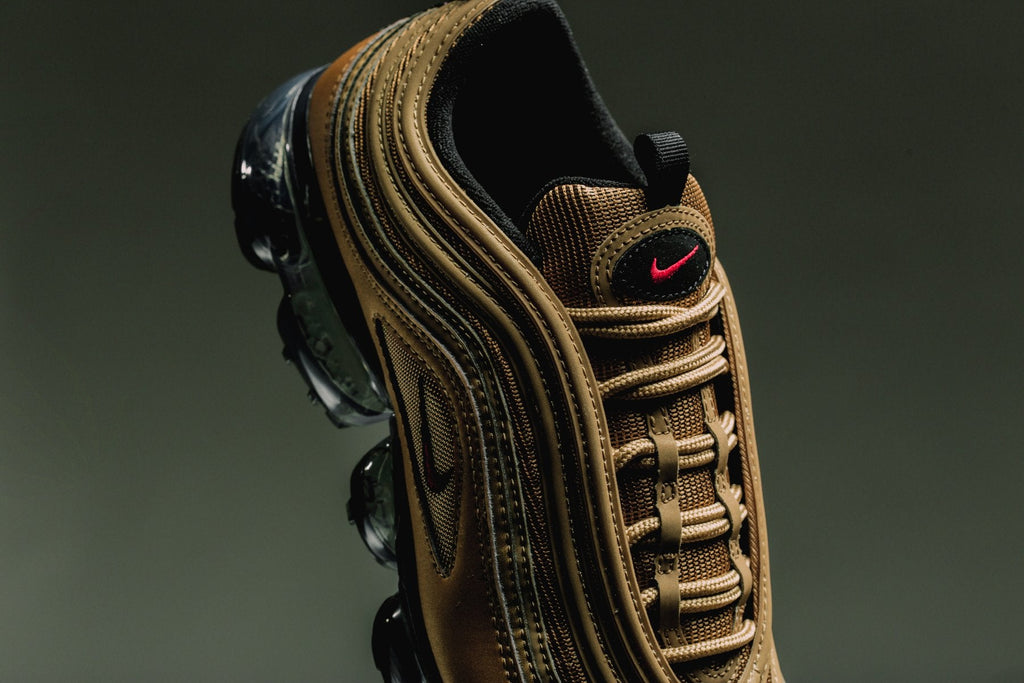Air VaporMax 97 - Metallic Gold/Varsity Red/Black-White