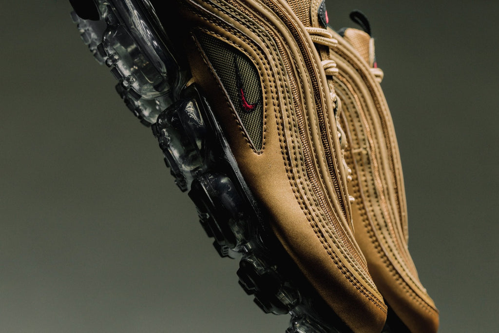 Air VaporMax 97 - Metallic Gold/Varsity Red/Black-White