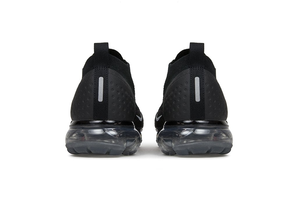 Air VaporMax Flyknit 2 - Black/White-Dark Grey/Metallic Silver