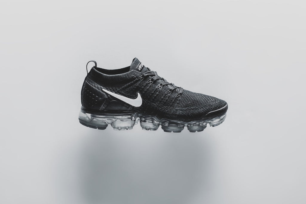 Air VaporMax Flyknit 2 - Black/White-Dark Grey/Metallic Silver