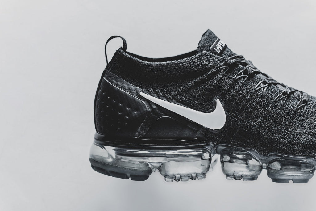 Air VaporMax Flyknit 2 - Black/White-Dark Grey/Metallic Silver