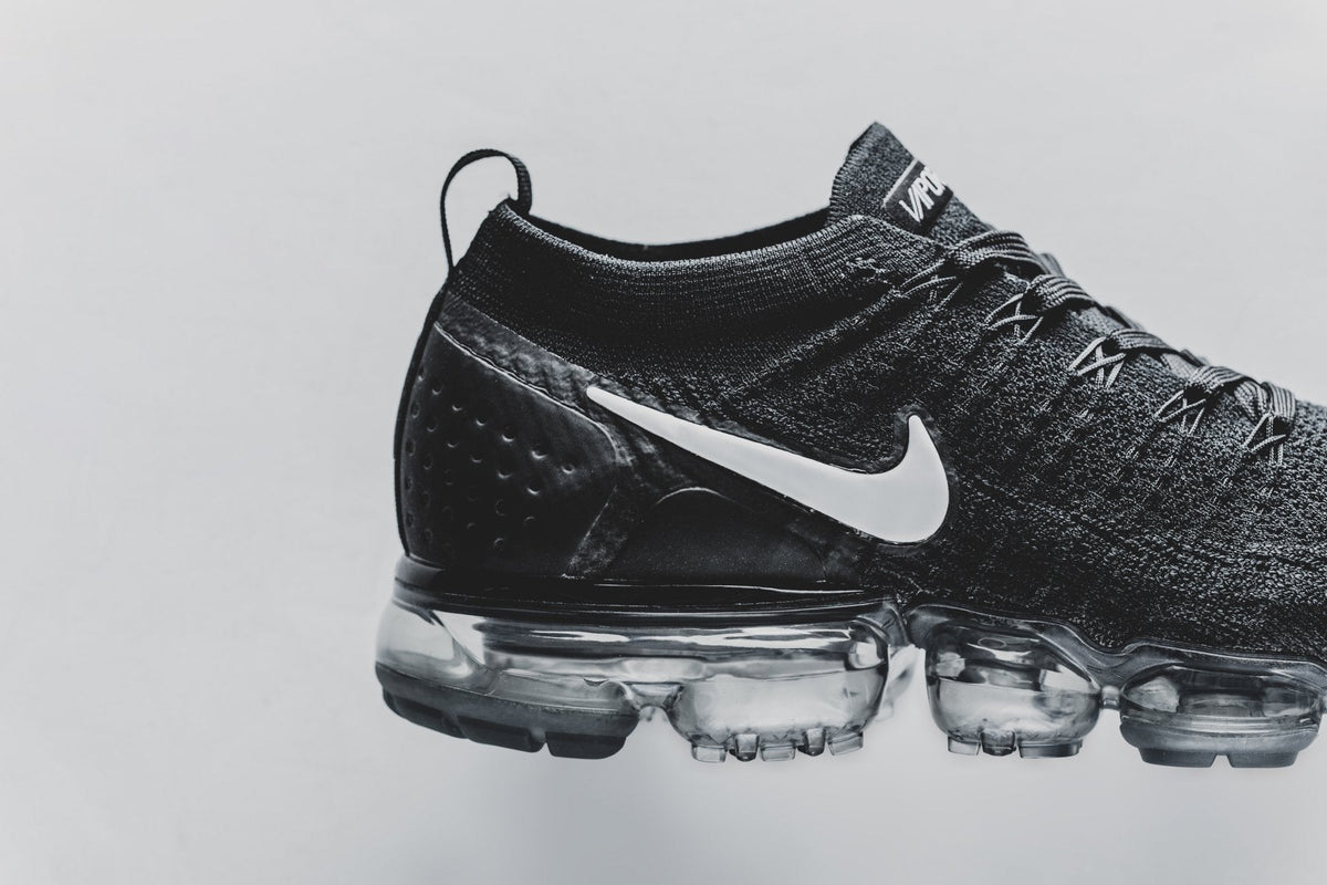 Air VaporMax Flyknit 2 - Black/White-Dark Grey/Metallic Silver