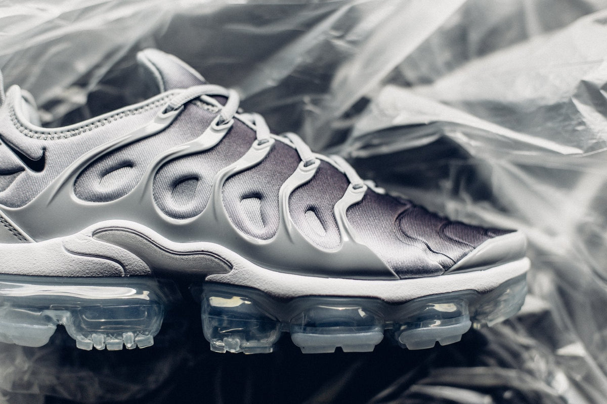 Air VaporMax Plus - Wolf Grey/Black-White