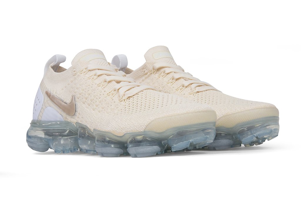 Women's Air VaporMax Flyknit 2 - Light Cream/MLTC Gold Star/White