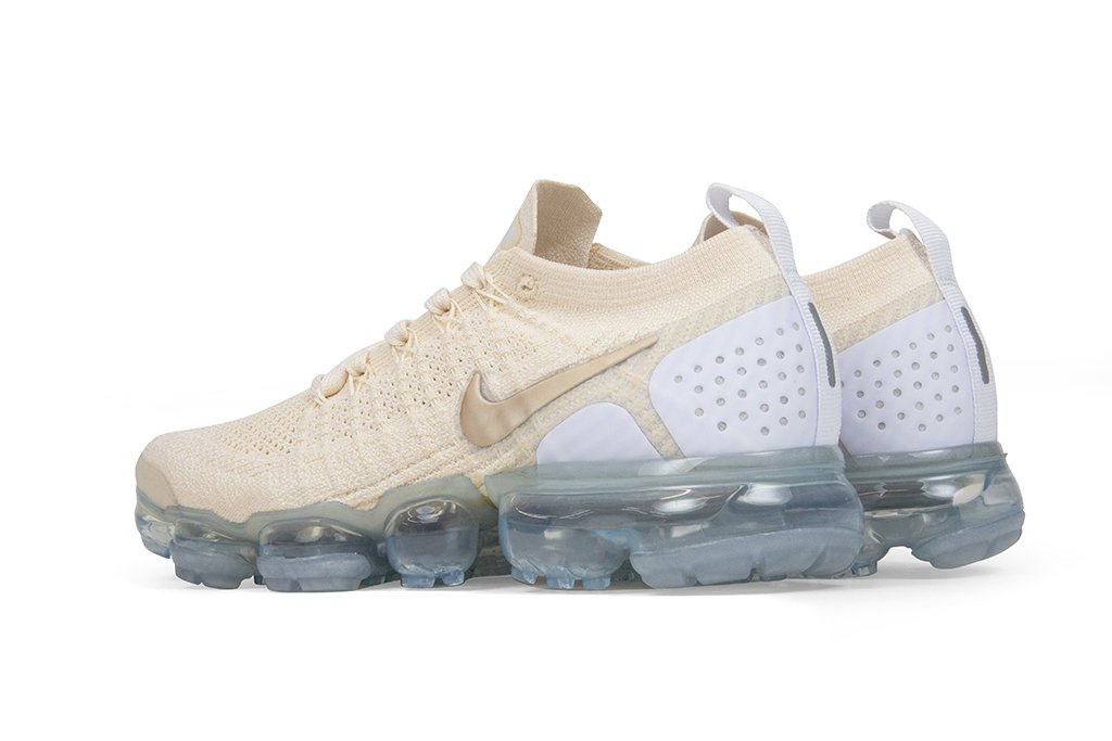 Women's Air VaporMax Flyknit 2 - Light Cream/MLTC Gold Star/White