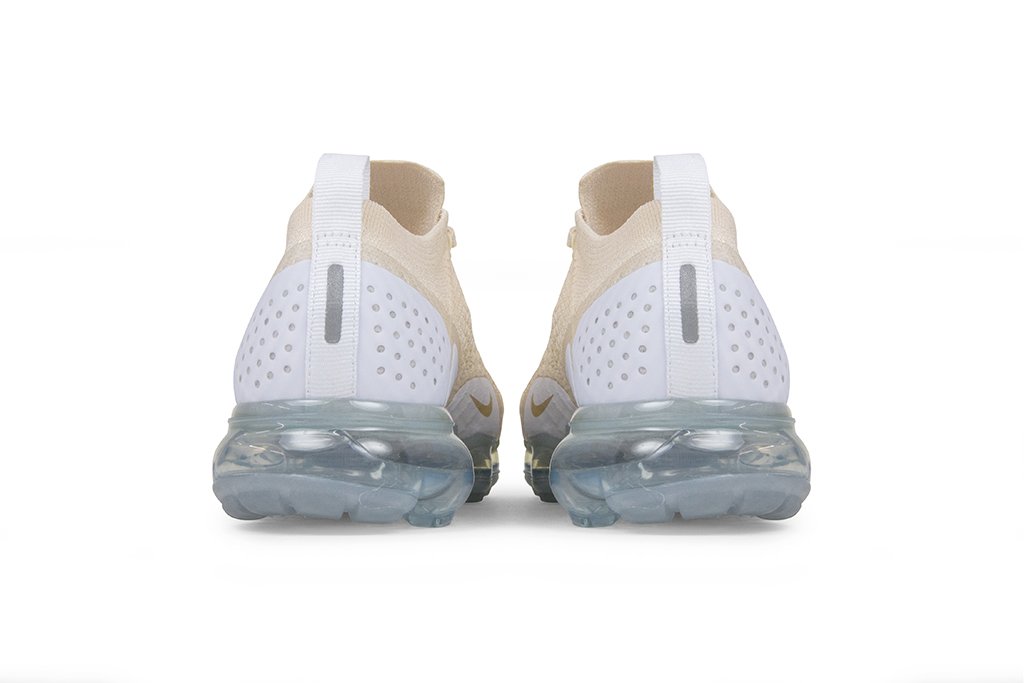 Women's Air VaporMax Flyknit 2 - Light Cream/MLTC Gold Star/White