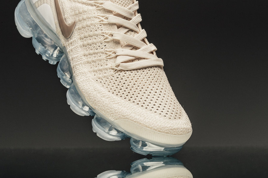 Women's Air VaporMax Flyknit 2 - Light Cream/MLTC Gold Star/White