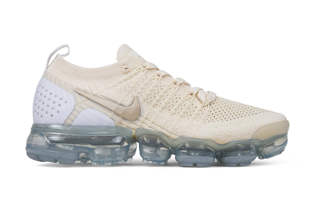 Women's Air VaporMax Flyknit 2 - Light Cream/MLTC Gold Star/White