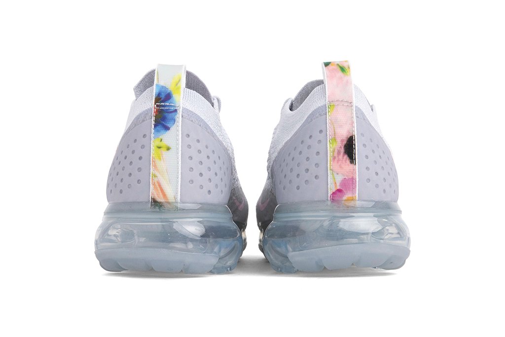 Women's Air VaporMax Flyknit 2 - Pure Platinum/Arctic Pink/White