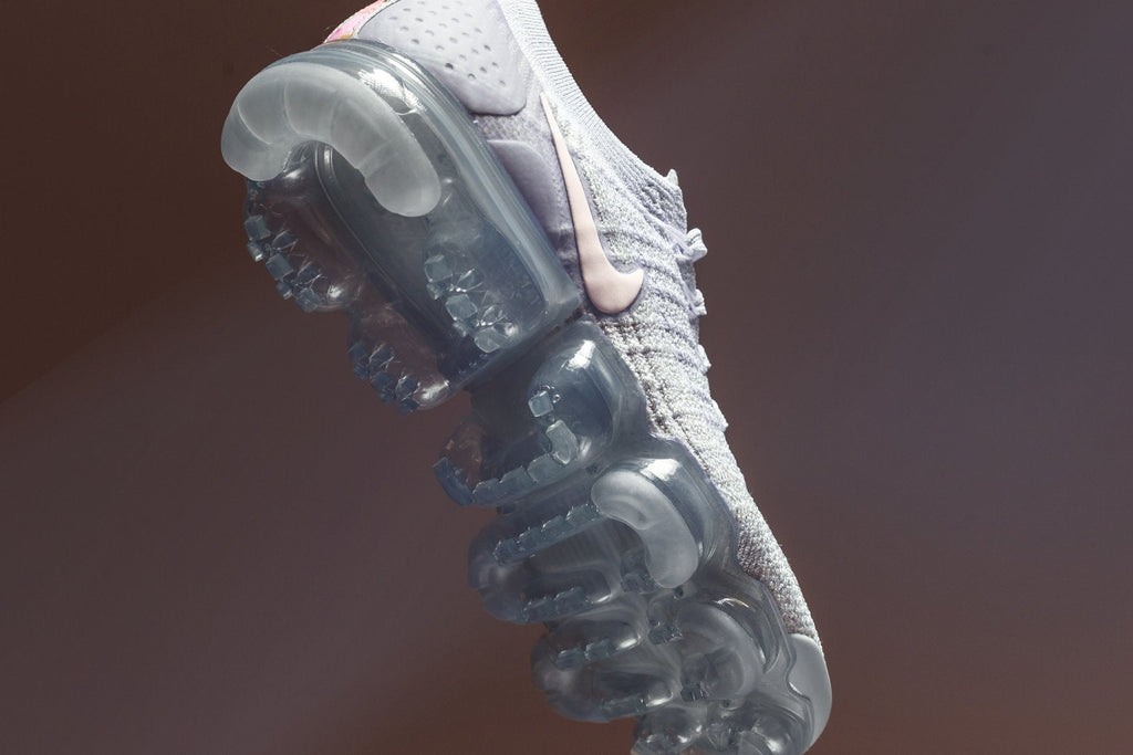 Women's Air VaporMax Flyknit 2 - Pure Platinum/Arctic Pink/White