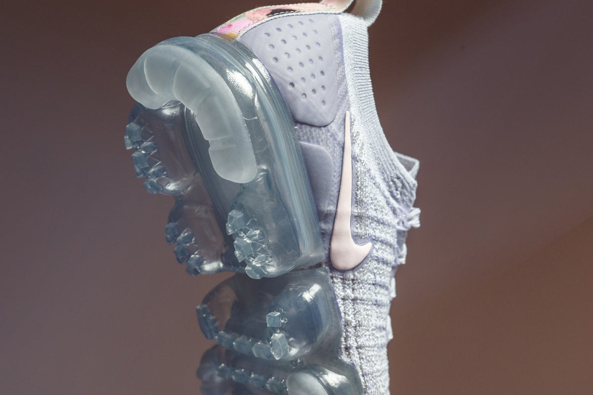 Women's Air VaporMax Flyknit 2 - Pure Platinum/Arctic Pink/White