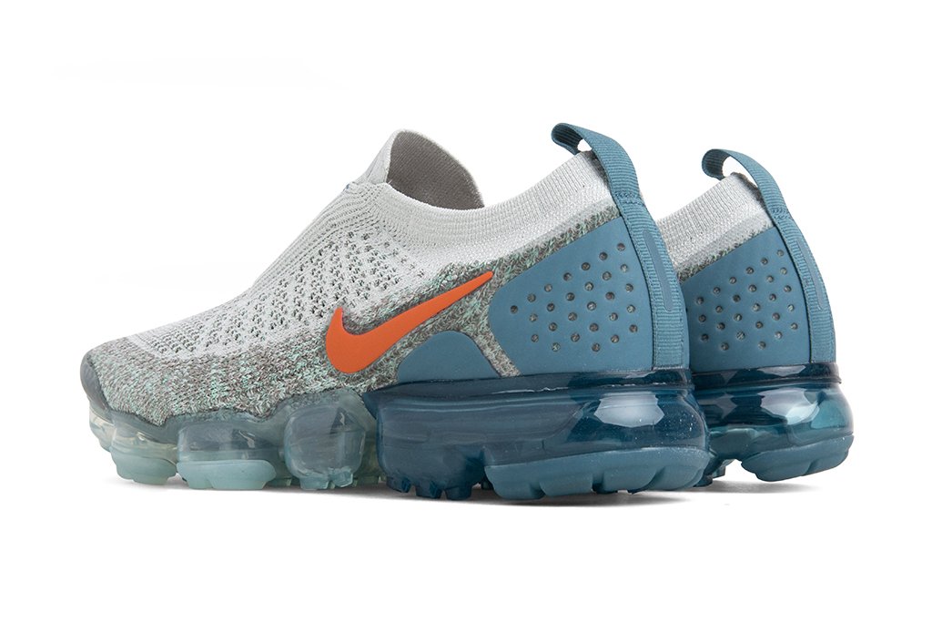 Women's Air VaporMax Flyknit MOC 2 - Light Silver/Campfire Orange