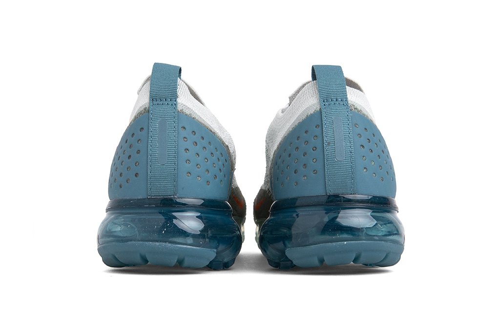 Women's Air VaporMax Flyknit MOC 2 - Light Silver/Campfire Orange