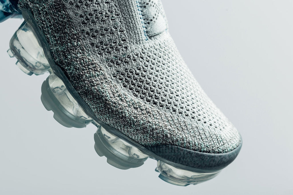 Women's Air VaporMax Flyknit MOC 2 - Light Silver/Campfire Orange