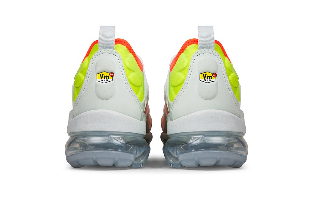 Women's Air VaporMax Plus - Barely Grey/Barely Grey/Total Crimson