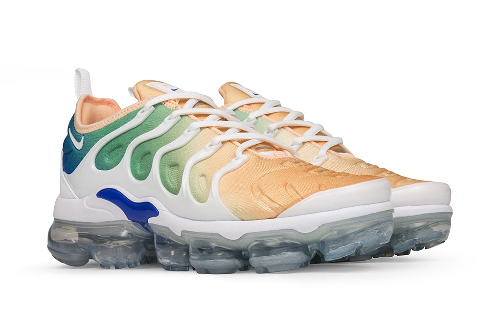 Women's Air VaporMax Plus - White/White/Light Menta/Tangerine Tint