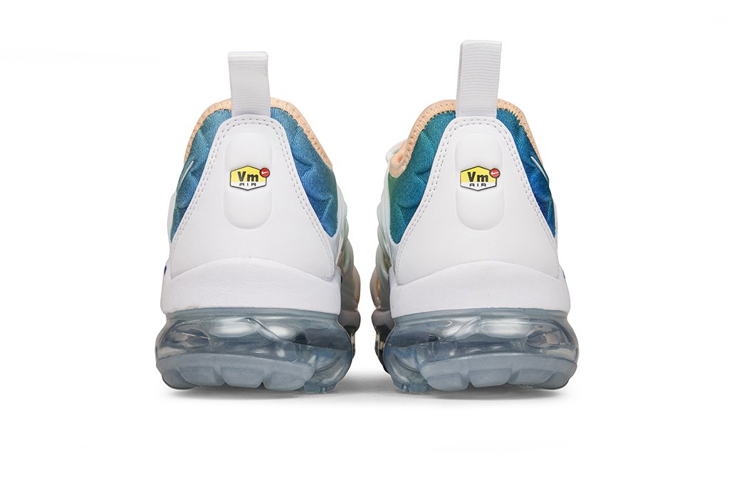 Women's Air VaporMax Plus - White/White/Light Menta/Tangerine Tint