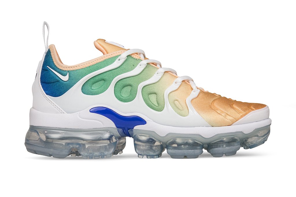 Women's Air VaporMax Plus - White/White/Light Menta/Tangerine Tint