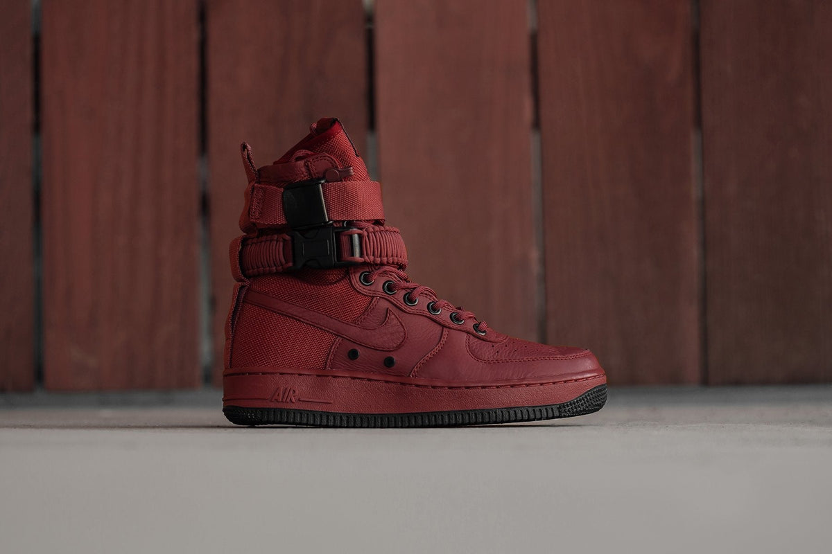 Women's SF Air Force 1 - Cedar/Black