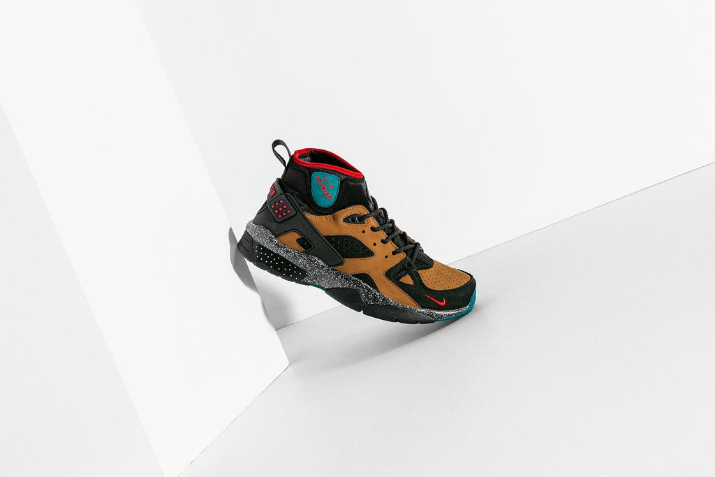 Women's Air Mowabb NXN - Black/Gym Red/Light British Tan