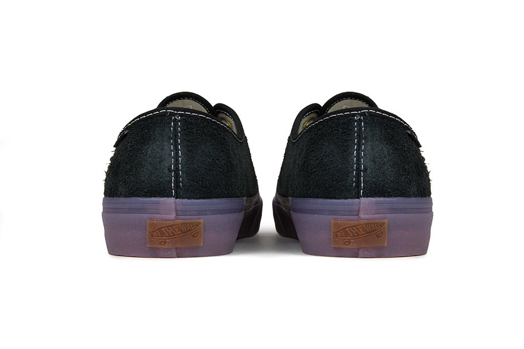 Authentic One Piece LX - Black/Translucent Gum