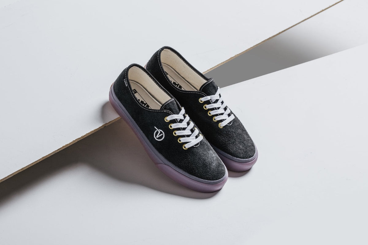 Authentic One Piece LX - Black/Translucent Gum