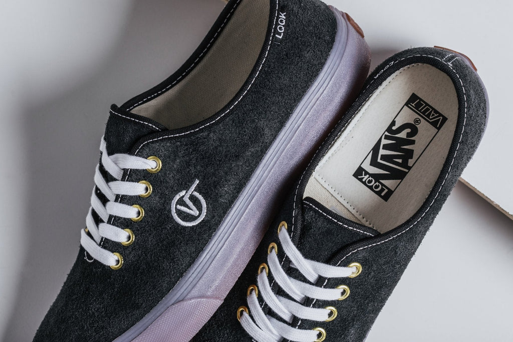 Authentic One Piece LX - Black/Translucent Gum