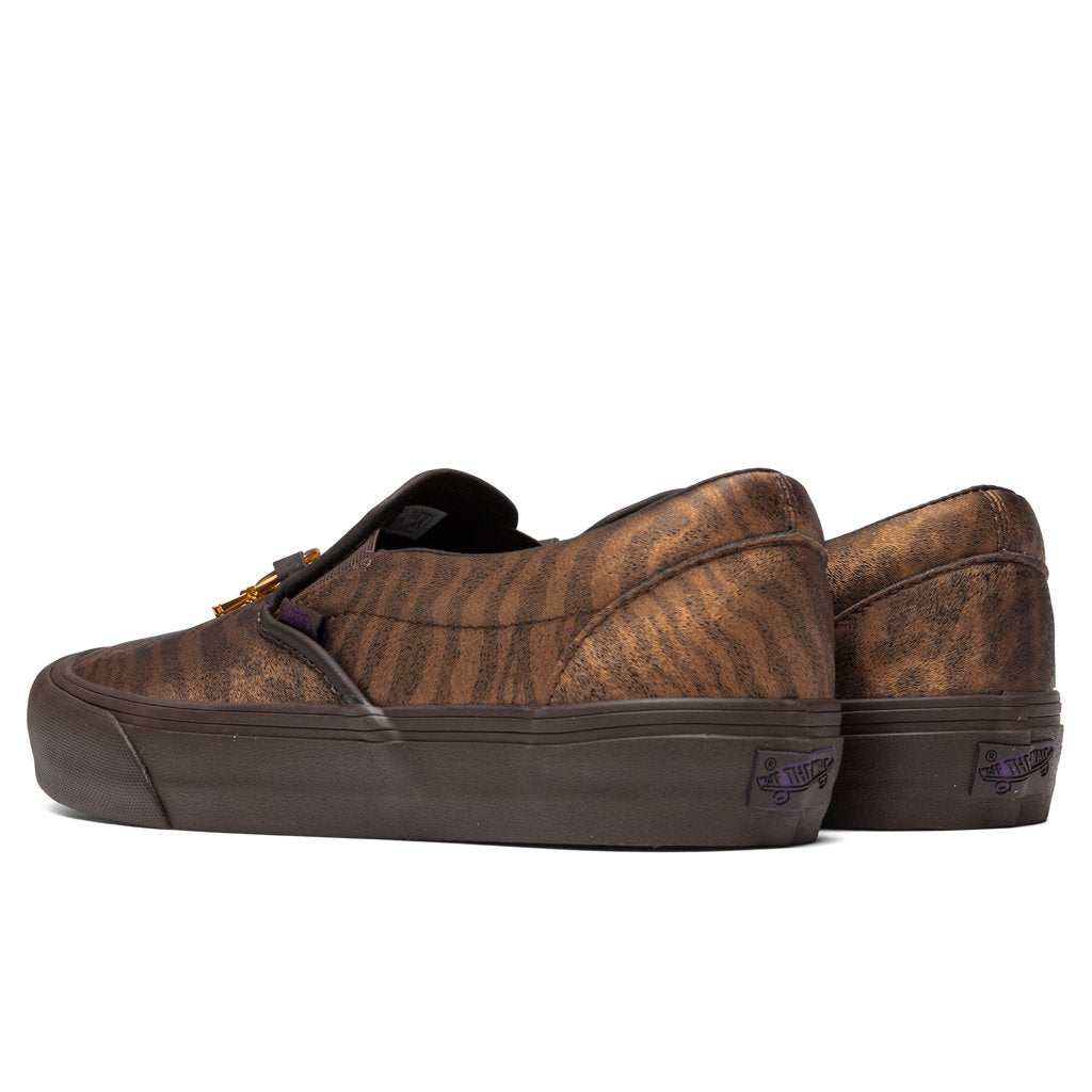 Classic Slip-V - Brown