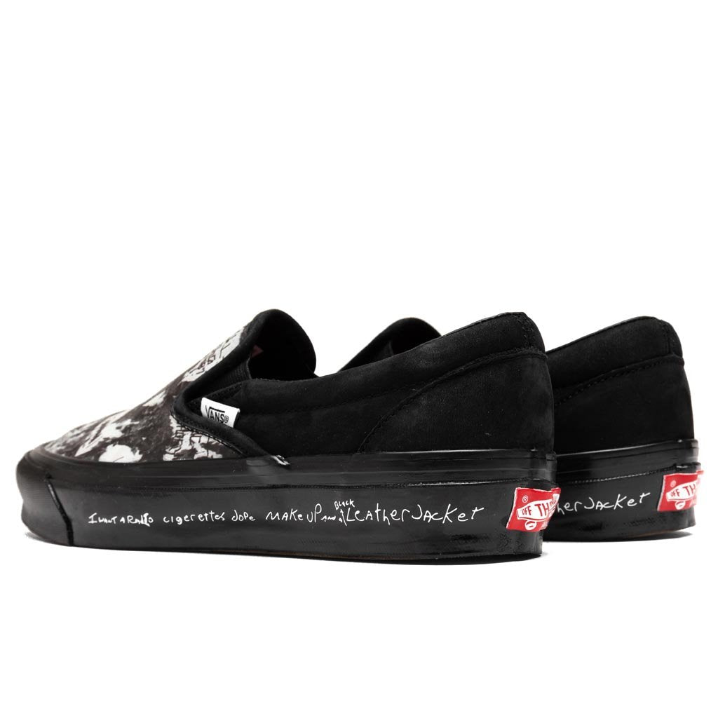 Classic Slip On - Black Wall