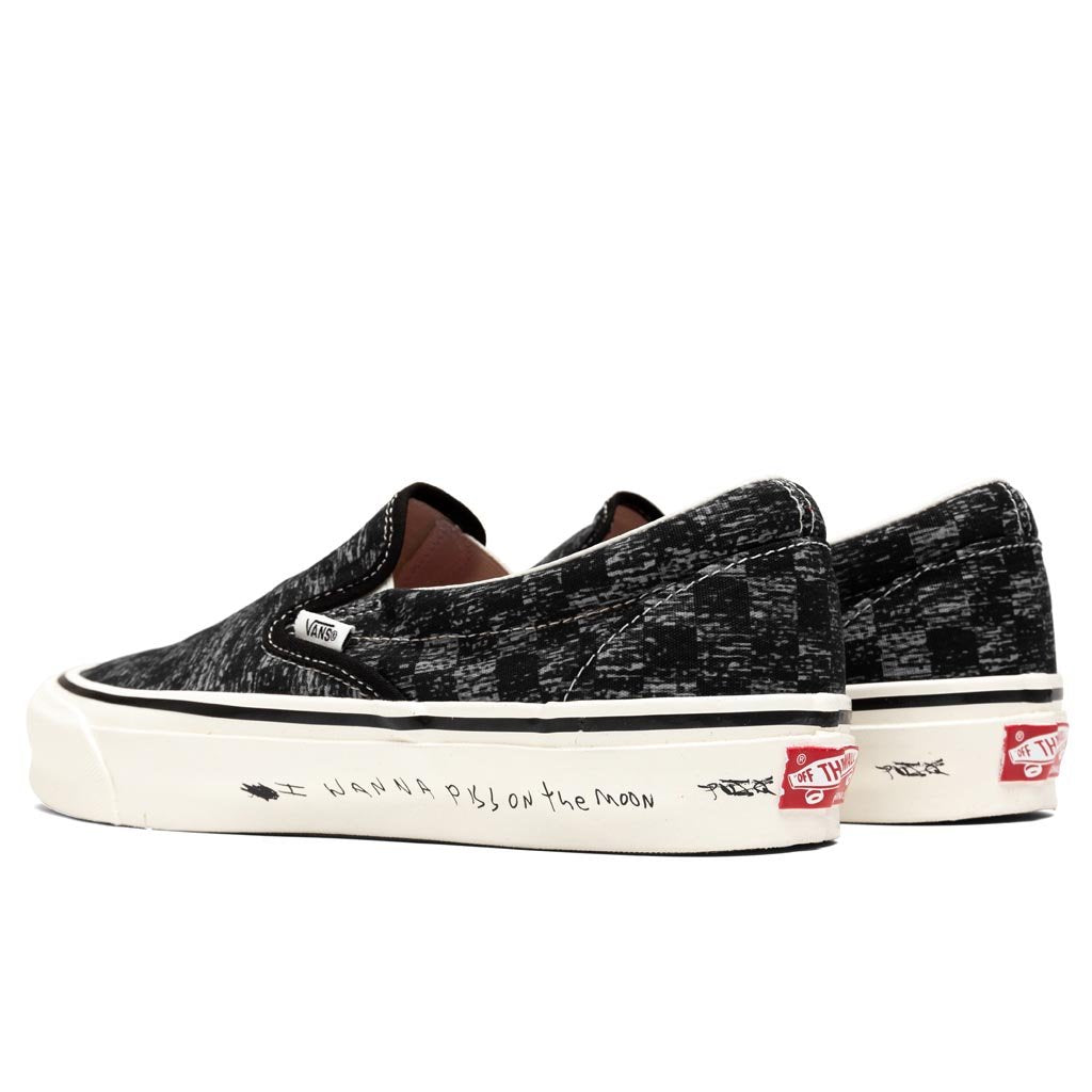 Classic Slip On - TV Static